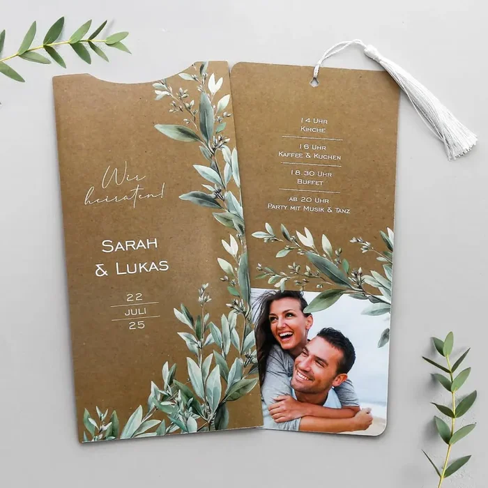 Hochzeitseinladung Ziehkarte in Kraftpapier-Optik mit Olivenzweigen & Quaste